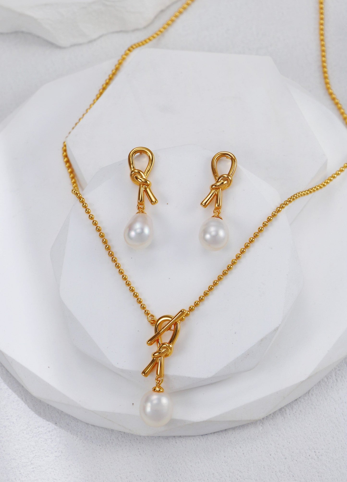 Ruyi Knot Pearl Necklace